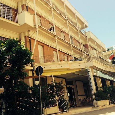 Hotel Lazzarini Bellaria-Igea Marina Bagian luar foto