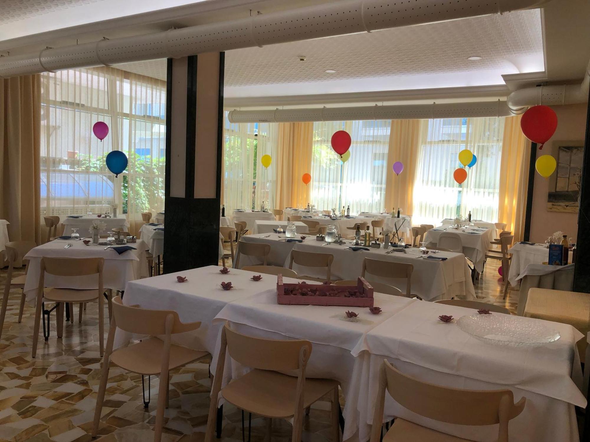 Hotel Lazzarini Bellaria-Igea Marina Bagian luar foto