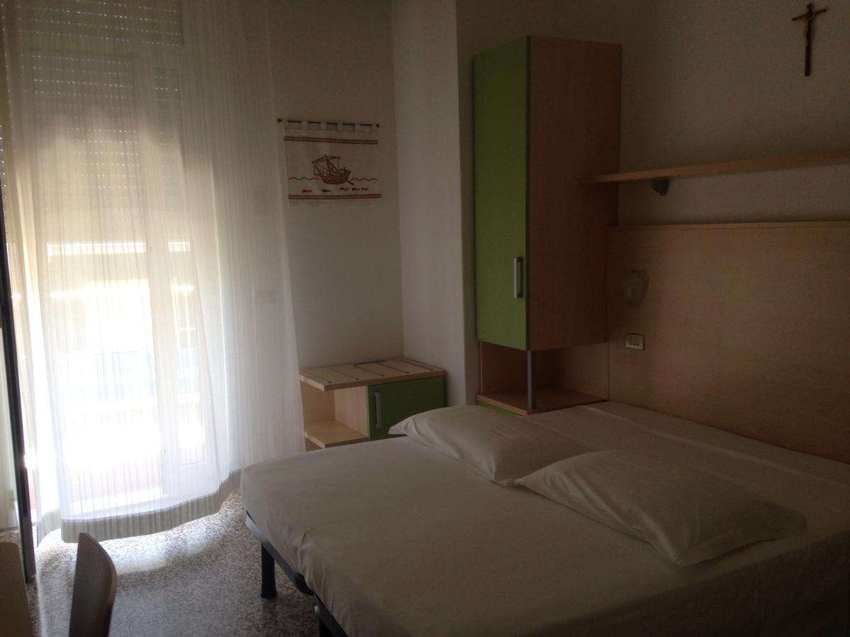 Hotel Lazzarini Bellaria-Igea Marina Bagian luar foto